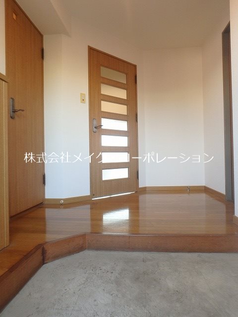 ルエメゾンロワール西新 玄関