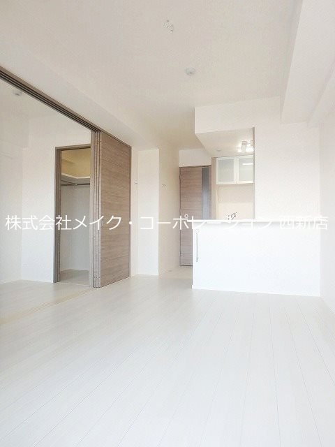 ネストピア西新Ⅲ～ネット無料～ リビング