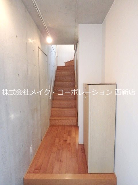 荒江ルッソⅡ～ネット無料～ 玄関
