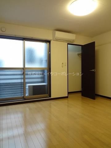 リビング アーバンアローズ地行 リビング