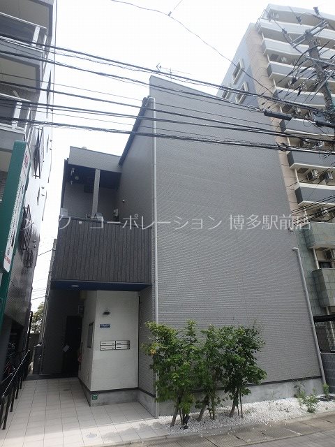 ヴァーティカルプレイス吉塚 外観