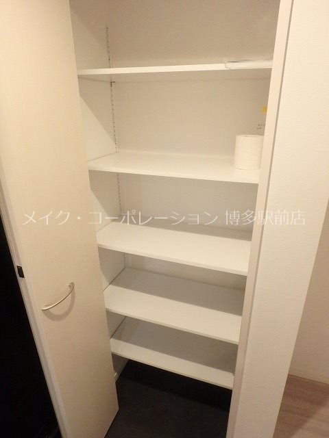 ヴァーティカルプレイス吉塚 玄関