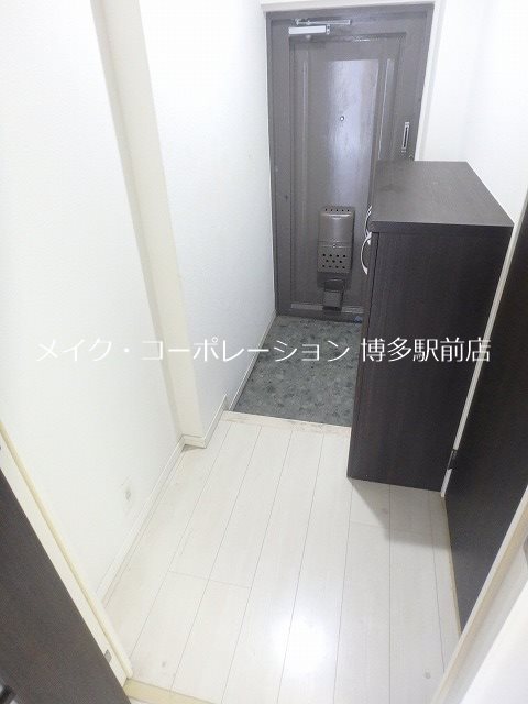 第1よしみビル 玄関