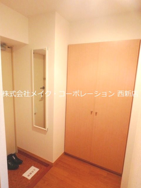 ニューガイアリルーム西新南No.67 玄関
