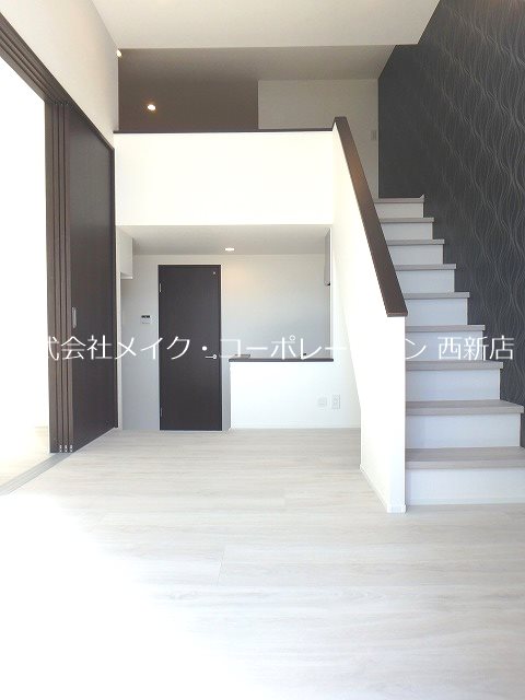 アドバンス野芥駅前～ネット無料～ リビング