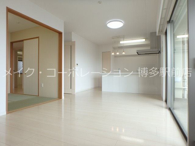 リビング アメックス博多筑紫通り リビング