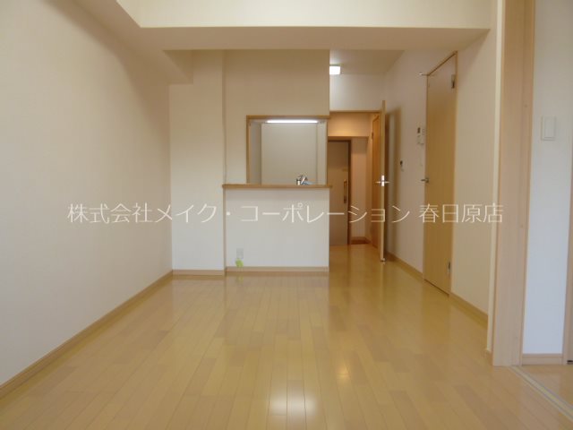 写真は同型タイプ フォレスタ春日 リビング