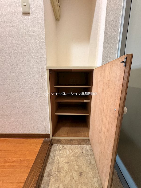 玄関 ノアーズアーク博多北 玄関