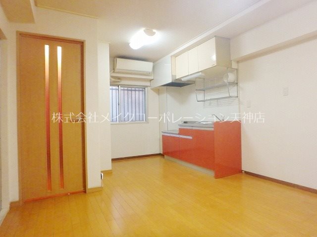 リビング 警固丸ビル リビング