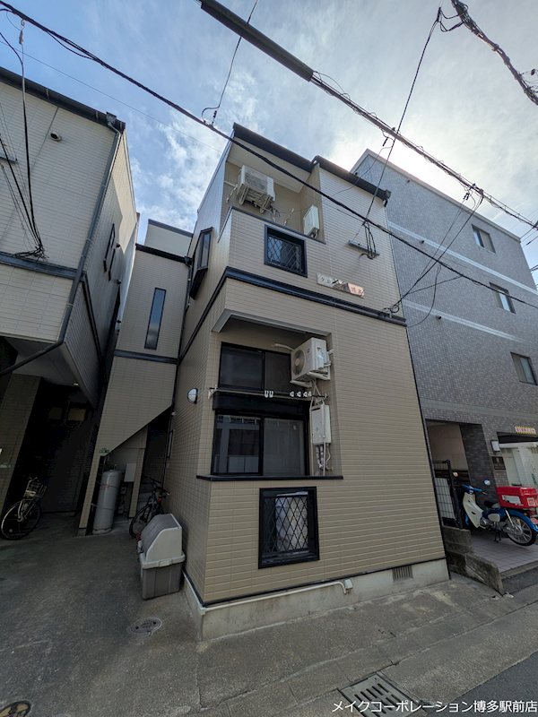 クレセント博多 203号室 外観