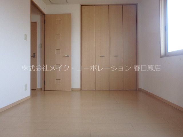 写真は反転タイプ シーゲルSuguA棟 ベッドルーム