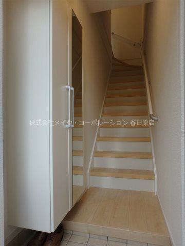 フローラ春日野 玄関