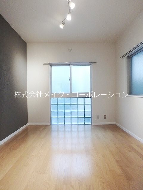 ポルトス西新 リビング