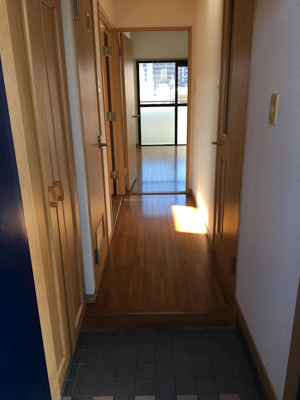 ルネスロワール天神サウス 玄関