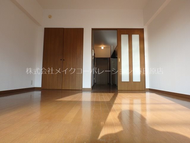 写真は同型タイプ G.R麦野 リビング