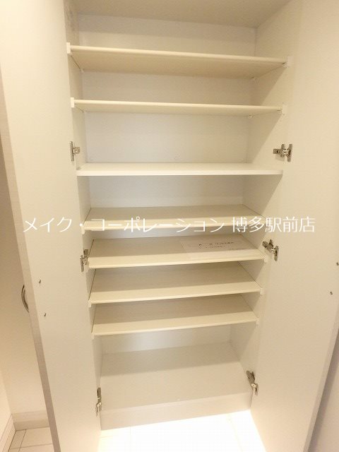LANDIC STUDIO博多 玄関