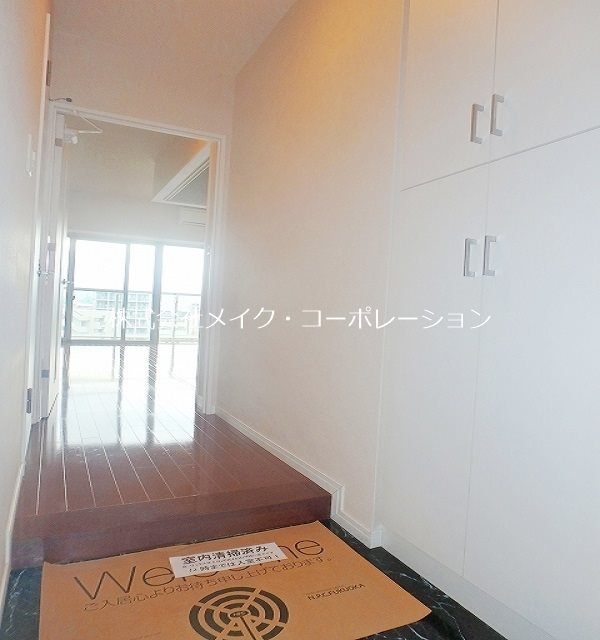 ラクレイス西新 玄関