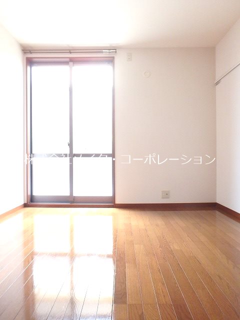 ベッドルーム フルールB棟~ネット無料~ その他11