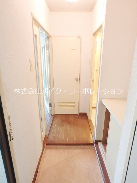 ジュネスコート岩見 玄関