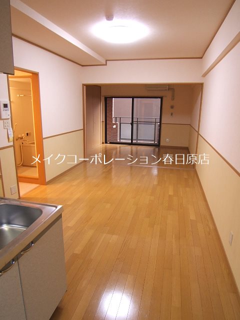 写真は同型タイプ リリーフラック春日原 リビング