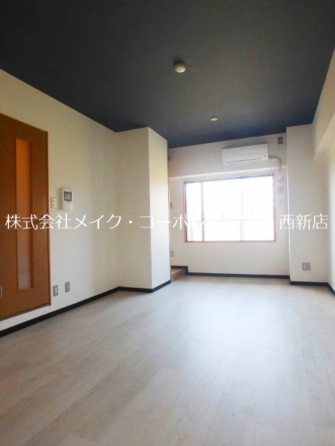 KDXレジデンス西新～ネット無料～ リビング
