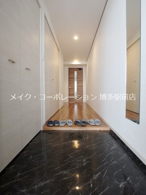 フォンターナガーデン博多駅前 玄関