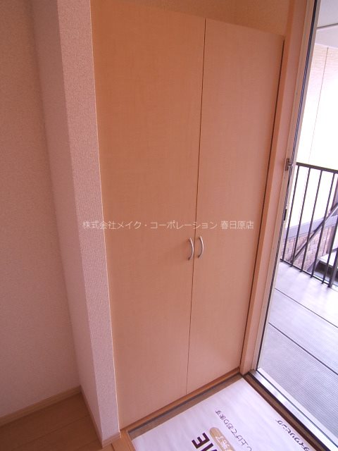 ロワ・ドミール 玄関