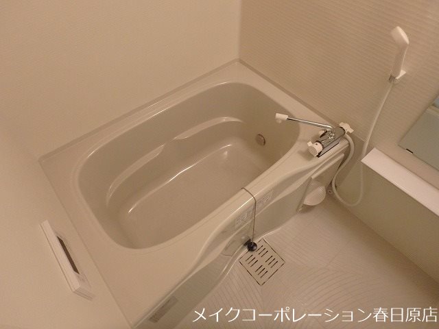 写真は同型タイプ Etincell 風呂画像