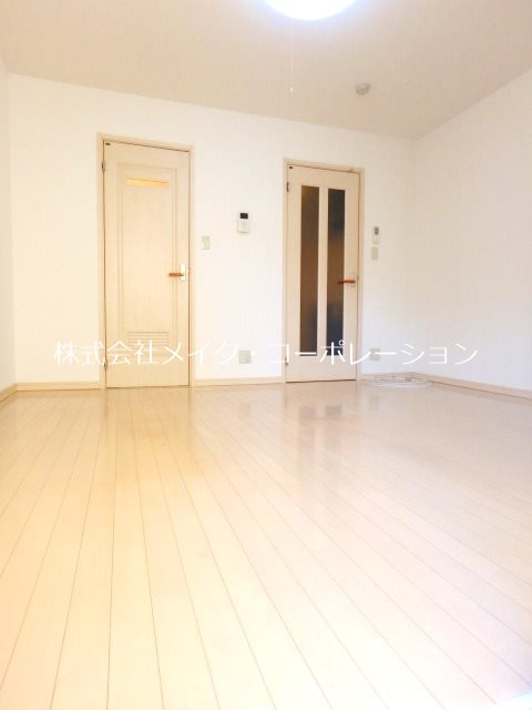 リブレア七隈駅前B棟~ネット無料~ リビング