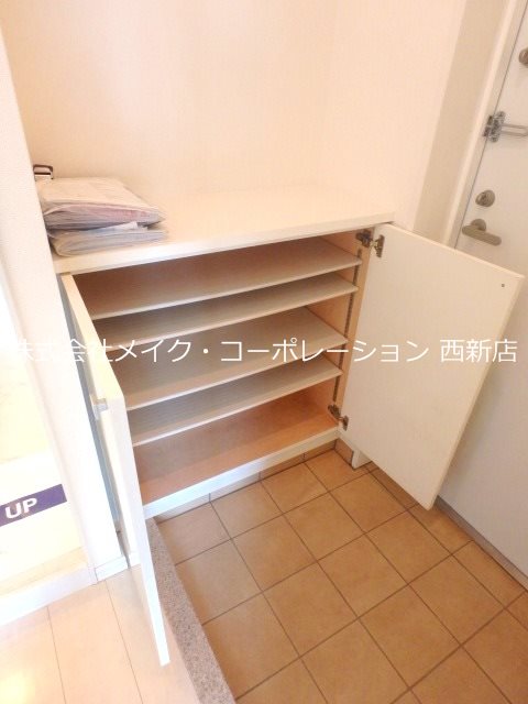 レジディア西新【Ｉタイプ】 玄関