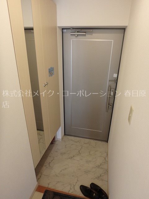 メゾンくりえいと 玄関