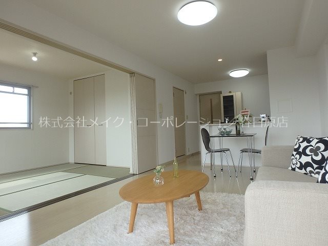 メゾンくりえいと リビング