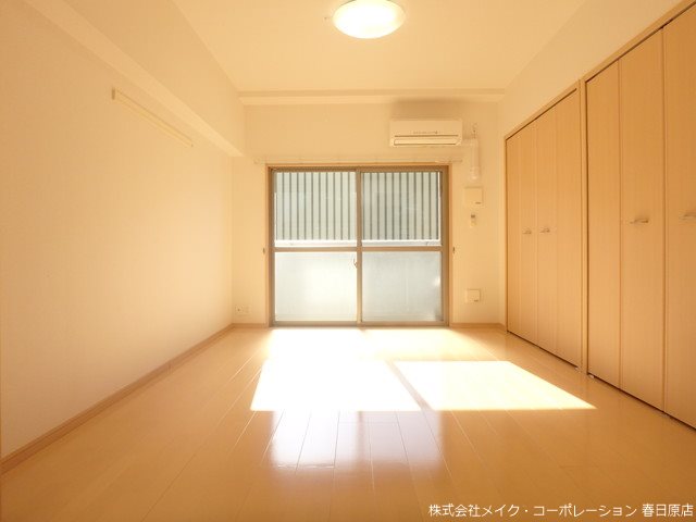 写真は同型タイプ グランドール ベッドルーム