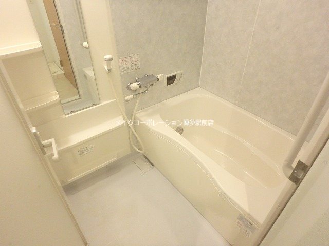 シャーメゾンステージ博多 風呂画像