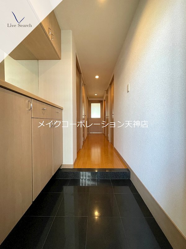 サーパス桜坂 玄関