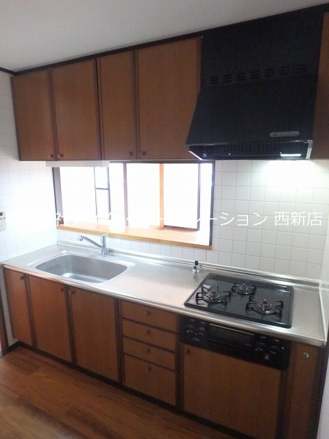 キッチン エミネント西新 キッチン