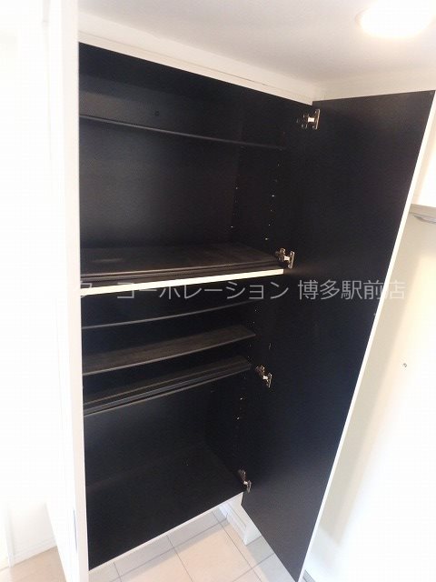 リアンシエルブルー東比恵 玄関