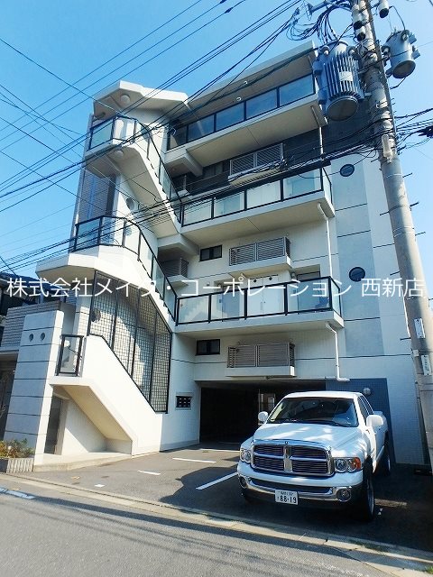 クアトロ 外観