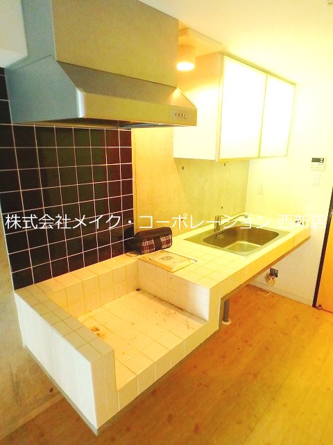 クアトロ キッチン