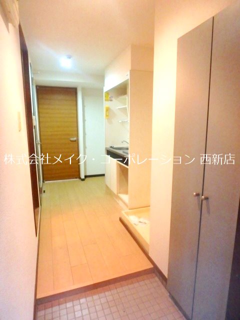 アローズ室見駅前～ネット無料～ 玄関