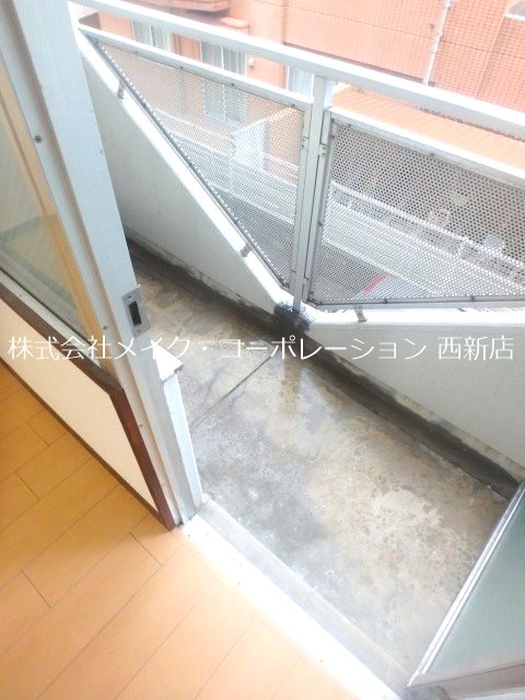 アローズ室見駅前～ネット無料～ ベランダ