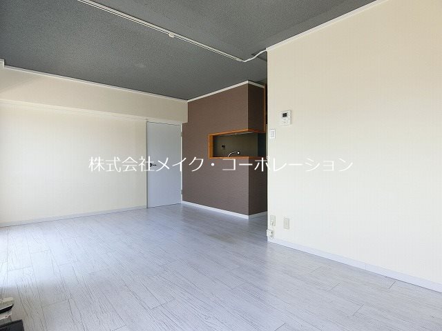 エルモス西新 リビング