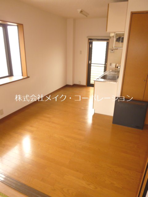史翆館～駐車場無料～ リビング