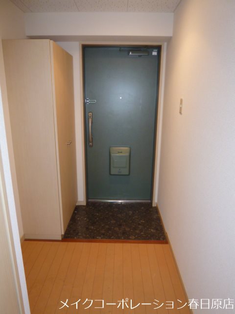 写真は同型タイプ ルシア天神山 玄関