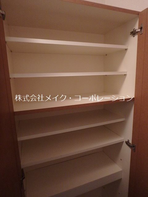 アトリーチェ西新 玄関