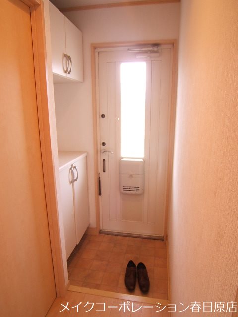 ピノーチェB棟 玄関