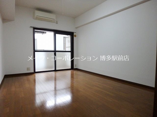 西田ビル ベッドルーム