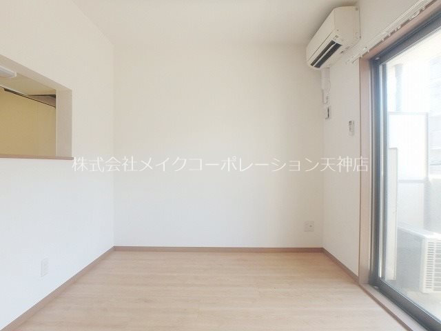 プレシャス長丘 リビング