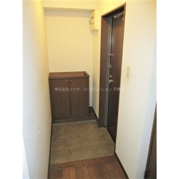 フリューゲル高砂 玄関