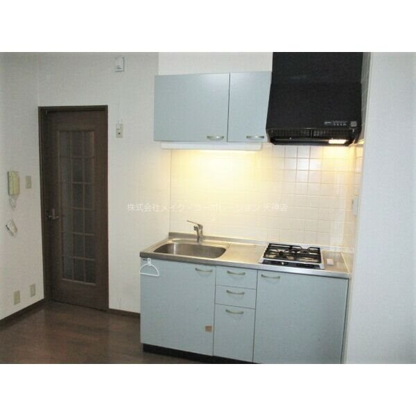 フリューゲル高砂 キッチン